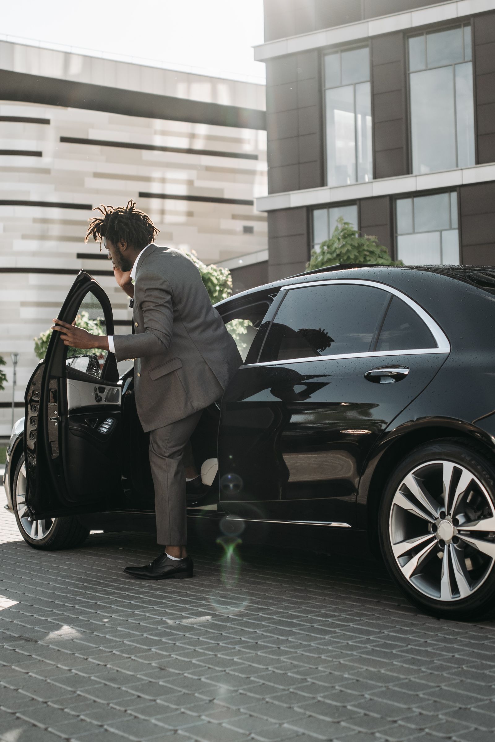 Service Meet and Greet, accueil et transport de vos invites par EAGLE EYE